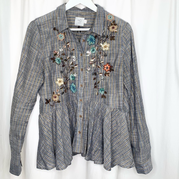 HD in Paris Womens Embroidered Blouse with Peplum Hem Size S  NWOT Condition - Picture 2 of 10